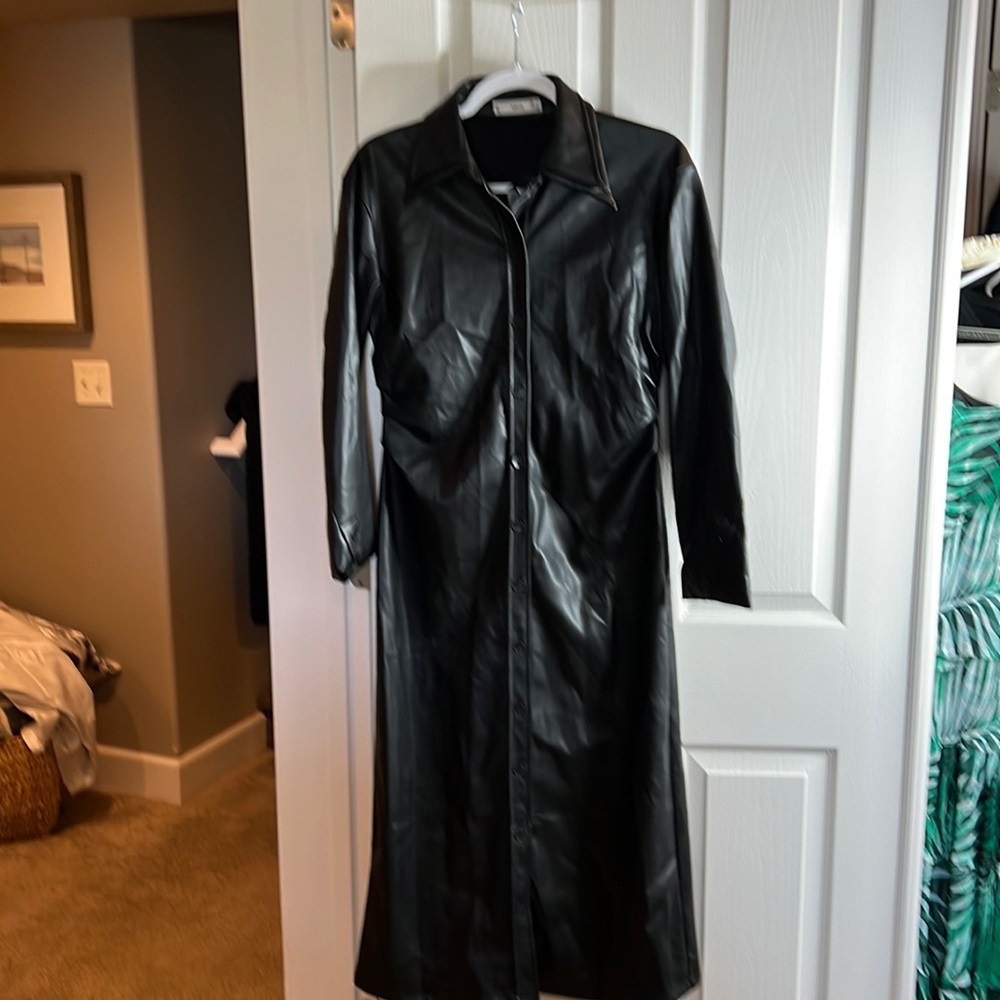 Black like feels like butter bottom up dress